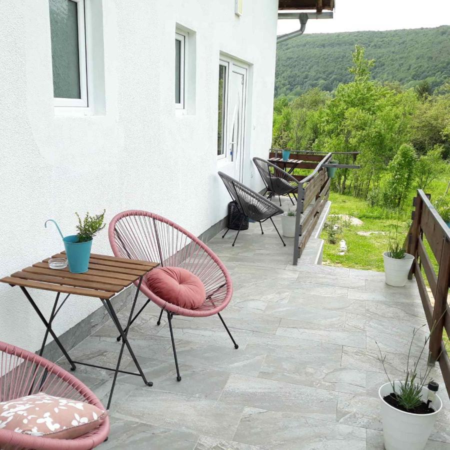 Plitvice Valley Apartments Licko Petrovo Selo Bagian luar foto