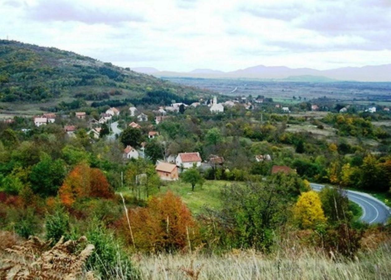 Plitvice Valley Apartments Licko Petrovo Selo Bagian luar foto