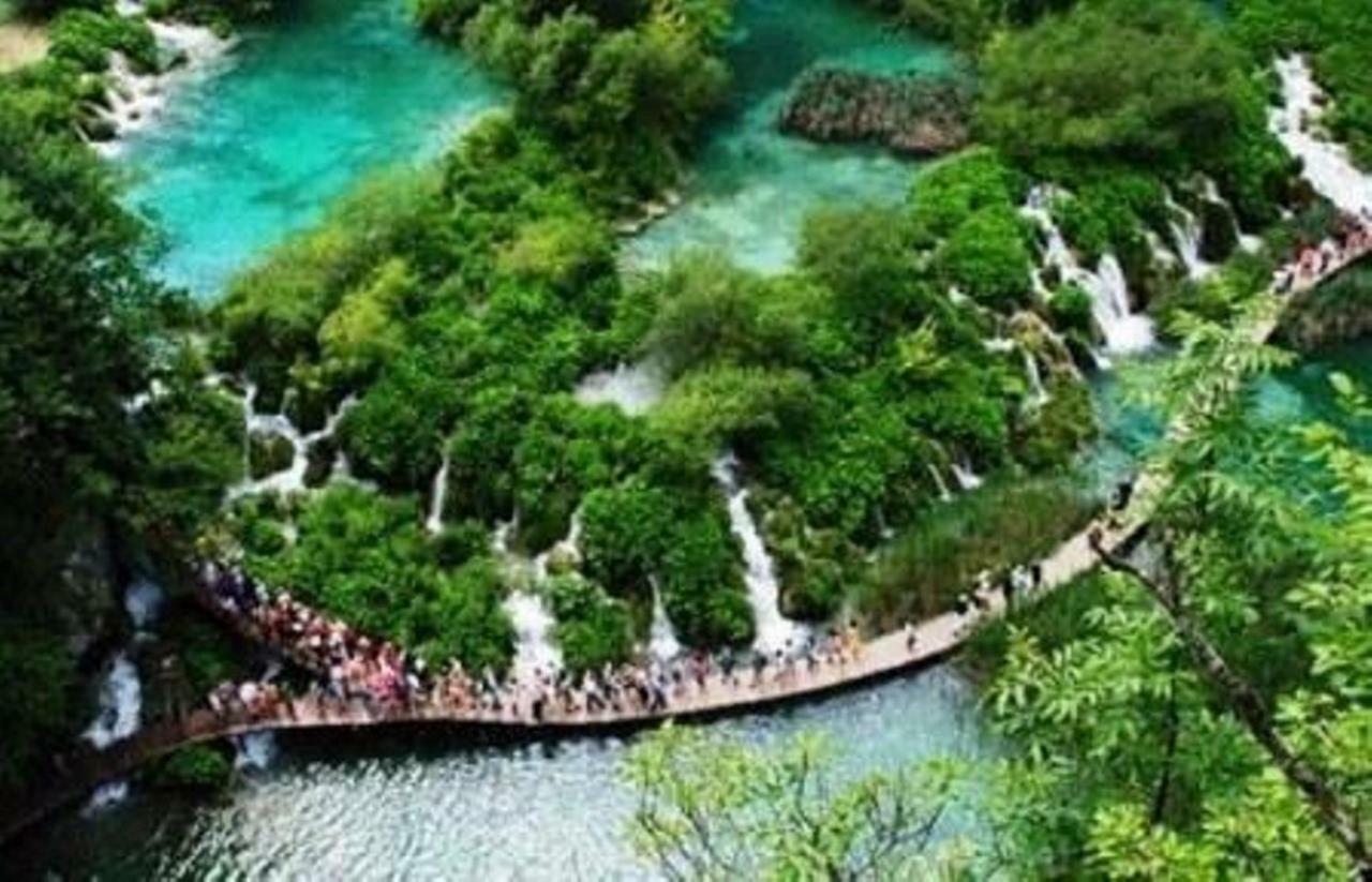 Plitvice Valley Apartments Licko Petrovo Selo Bagian luar foto