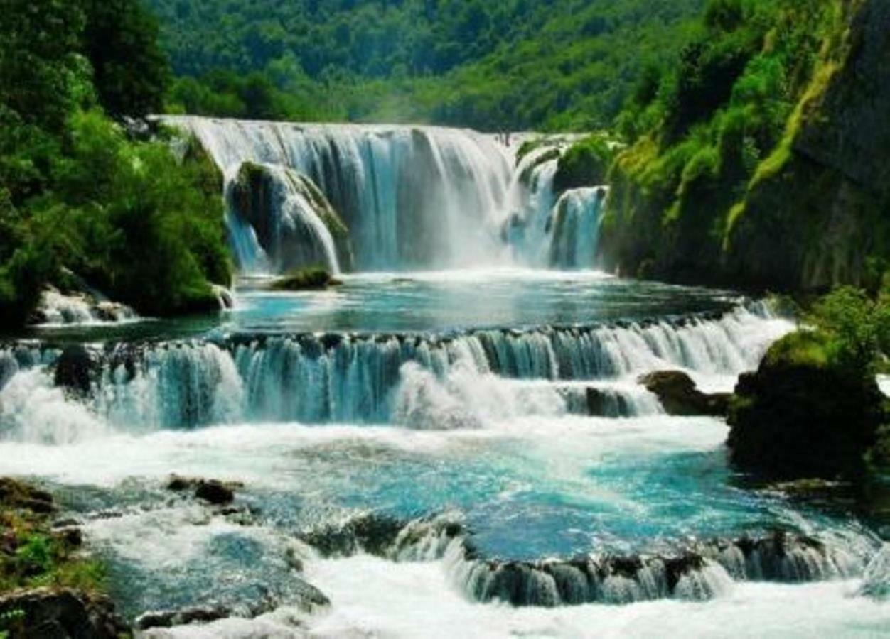 Plitvice Valley Apartments Licko Petrovo Selo Bagian luar foto