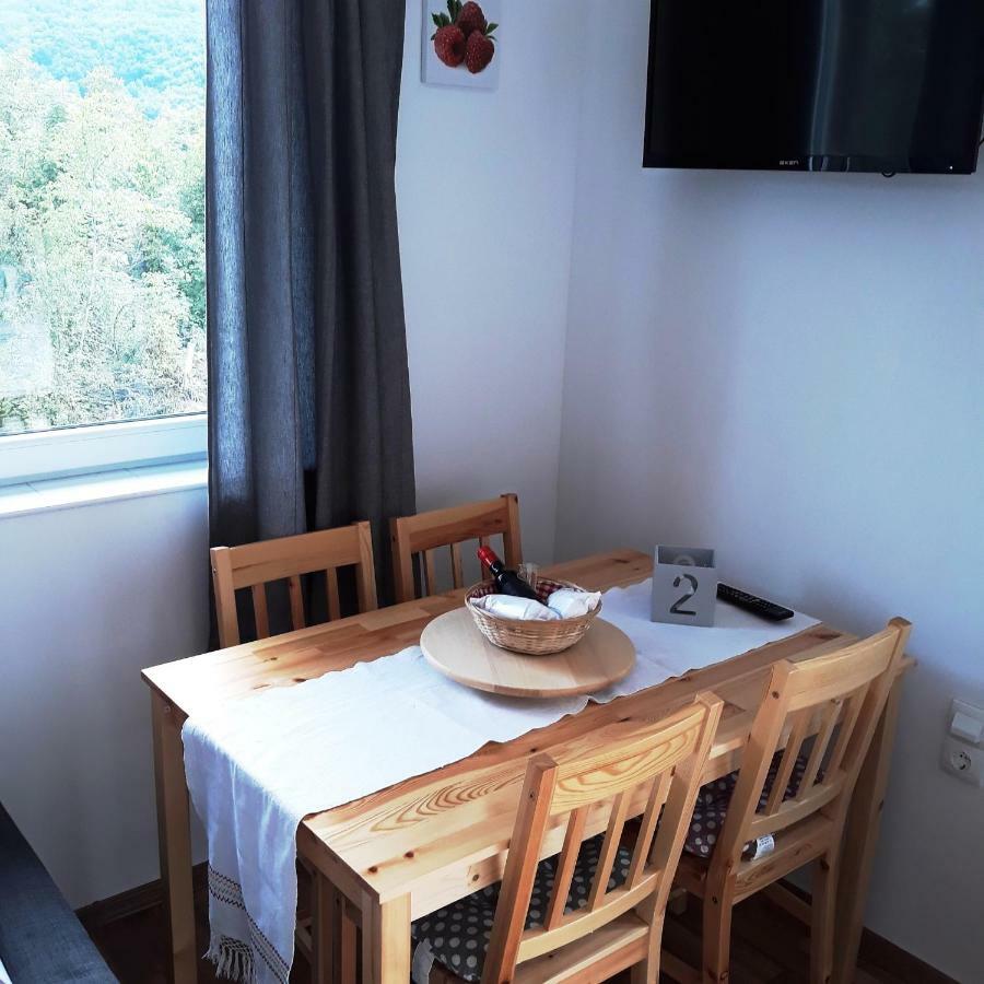 Plitvice Valley Apartments Licko Petrovo Selo Bagian luar foto